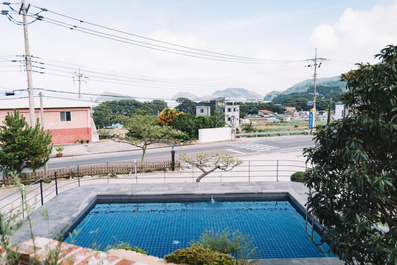 Namhae Doojip Pension Exterior photo